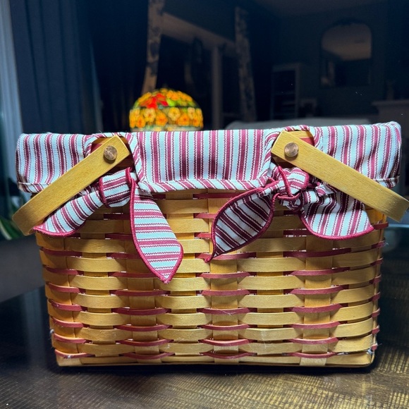 Longaberger 1998 Sweetheart Red Cherished Memories Basket &Cloth Liner Protector - Picture 4 of 13